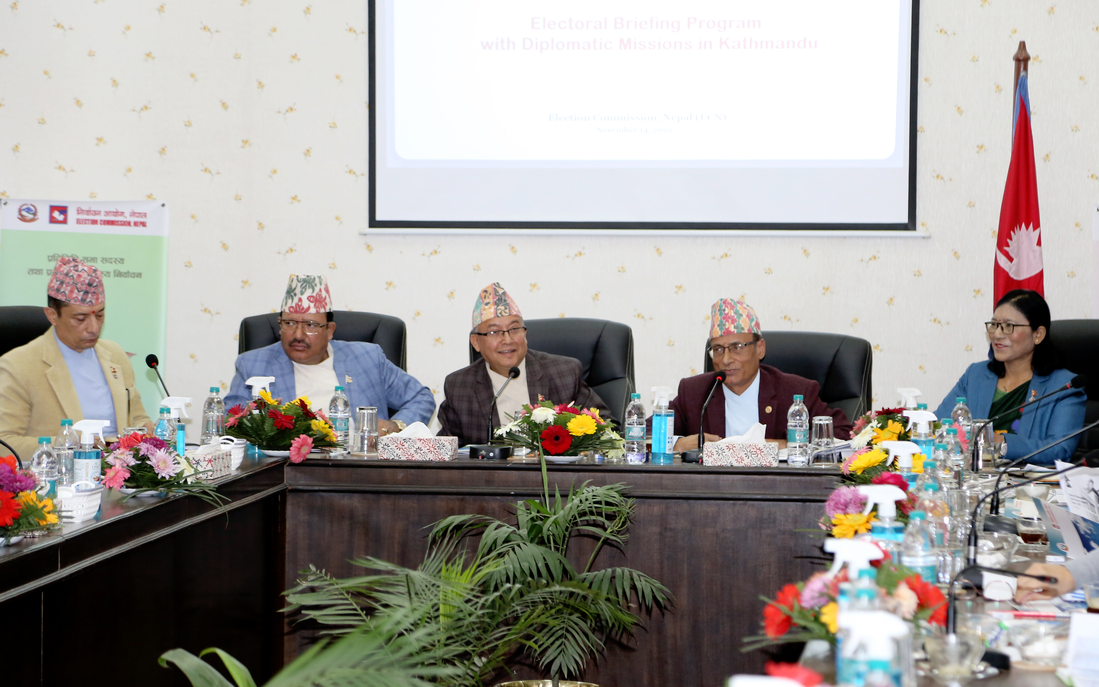 आयोगबाट कूटनीतिक निकायका प्रमुख तथा प्रतिनिधिहरूलाई निर्वाचनबारे जानकारी