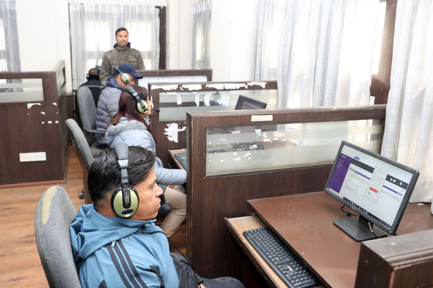 निर्वाचन आयोगमा कल सेन्टर सञ्चालन