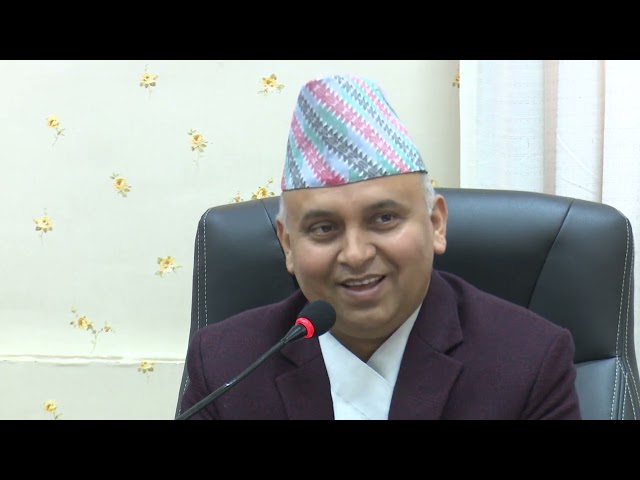 निर्वाचन आयोग र उद्योगी व्यवसायीविच भएको छलफलमा मन्तव्य दिनुहुँदै आयोगका सचिव कृष्ण बहादुर राउत