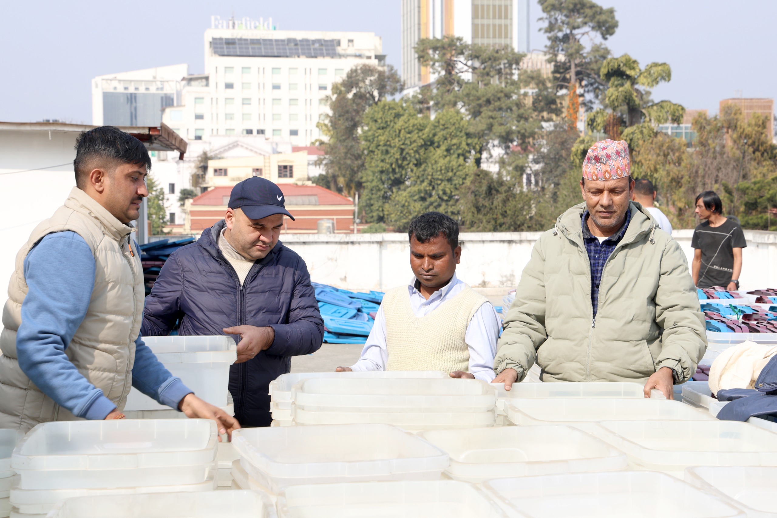 मतदान स्थलतर्फ मतपेटिका पठाउने तयारी गरिँदै