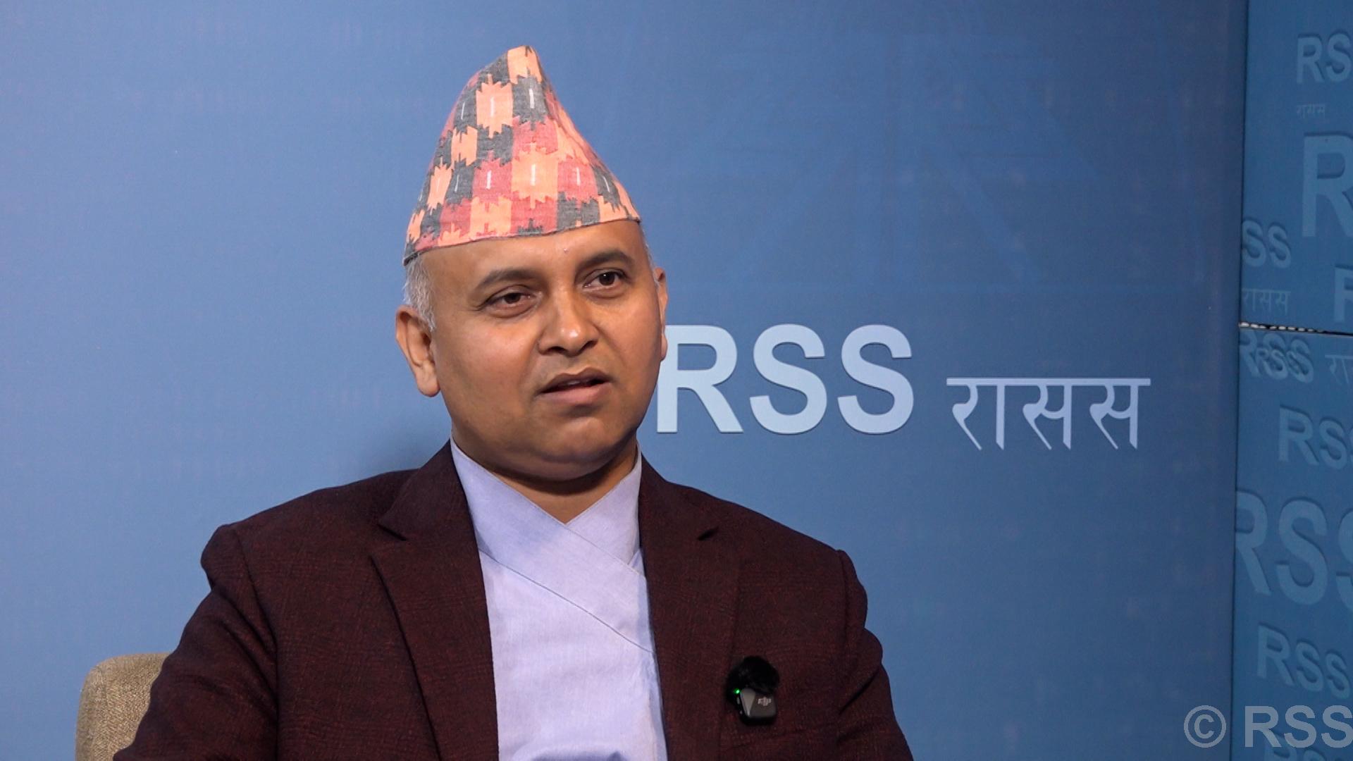 आयोगका सचिव कृष्णबहादुर राउत भन्नुहुन्छ, ‘निर्वाचनको तयारी अन्तिम चरणमा पुगिसकेको छ’